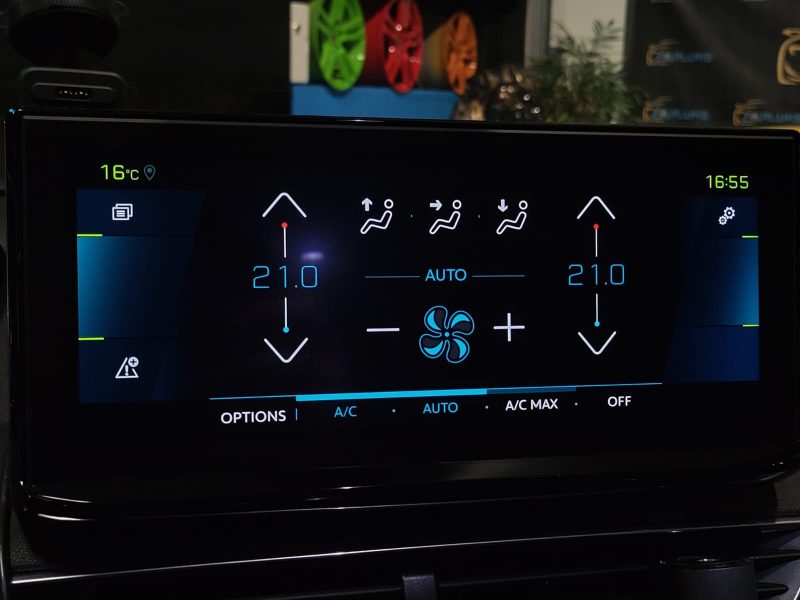 PEUGEOT 3008 II Hybrid 225cv Road Trip Boîte Auto e-EAT8 