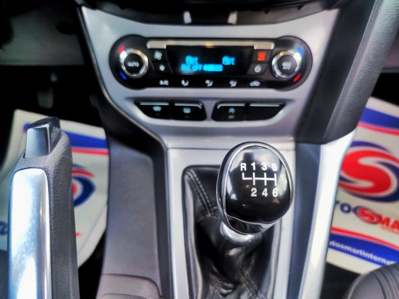 FORD FOCUS III Turnier 2011