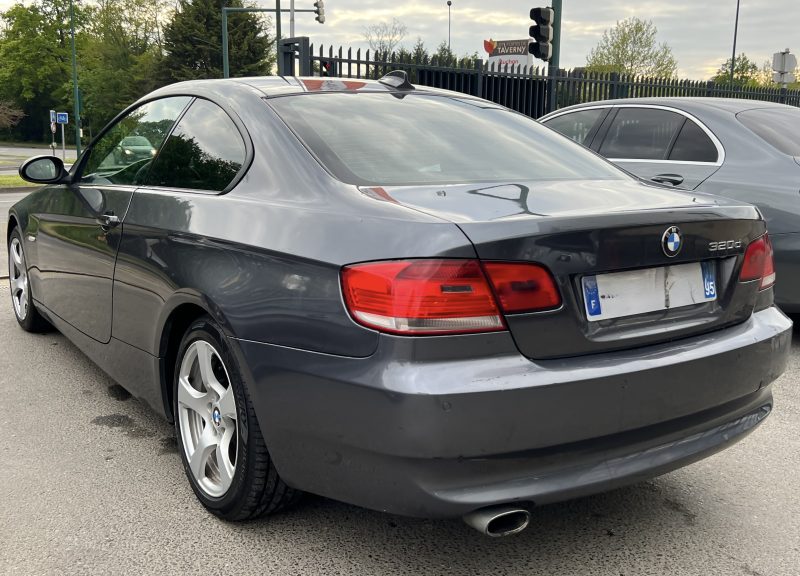 BMW SERIE 3 E92 COUPE 320D 20D 2.0 177 CUIR GRAND GPS BLUETOOTH / ORIGINE FRANCE - GARANTIE 12 MOIS