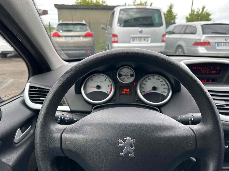 PEUGEOT 207 2010