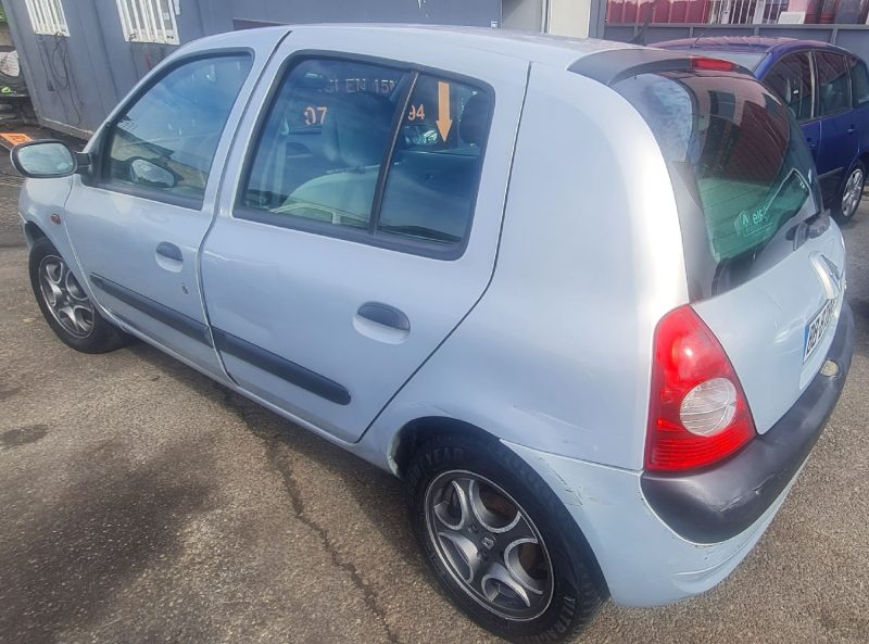 RENAULT CLIO 2003