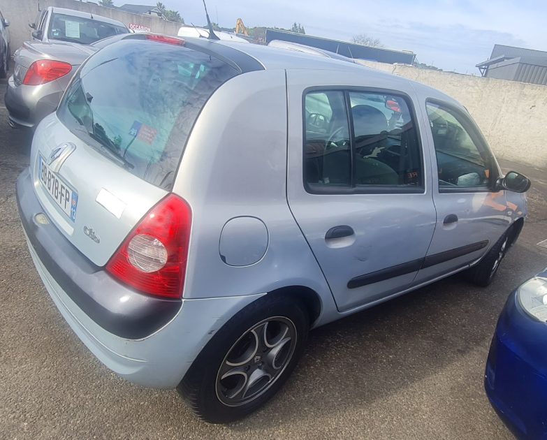 RENAULT CLIO 2003