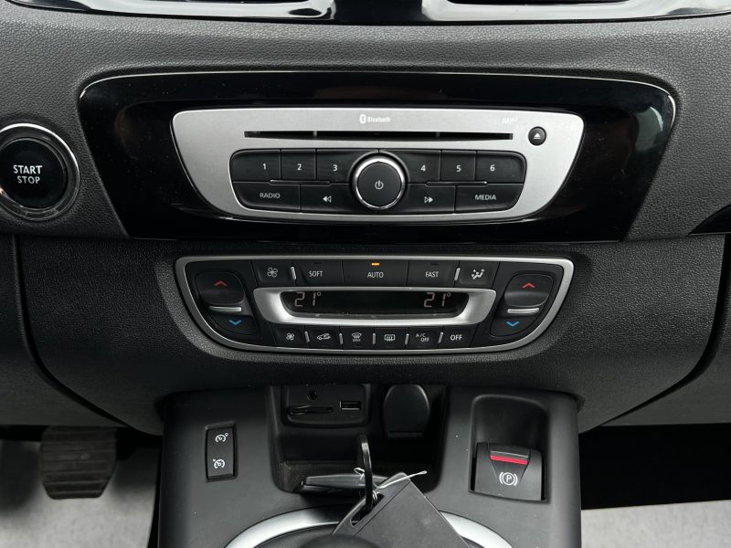 RENAULT SCENIC III 3 PHASE 3 BOSE 1.6 DCI 130 1ERE MAIN / GPS BLUETOOTH CRIT AIR 2 - GARANTIE 1 AN