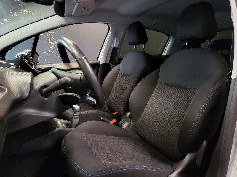 PEUGEOT 208 1.2 VTI BVM5 82CH STYLE / RADAR DE RECUL / ECRAN TACTILE / SUIVI ENTRETIEN COMPLET