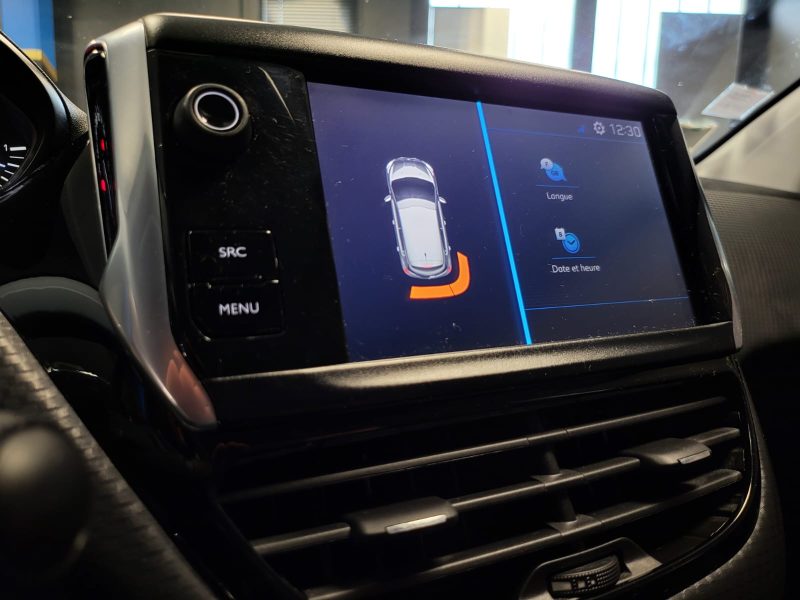 PEUGEOT 208 1.2 VTI BVM5 82CH STYLE / RADAR DE RECUL / ECRAN TACTILE / SUIVI ENTRETIEN COMPLET
