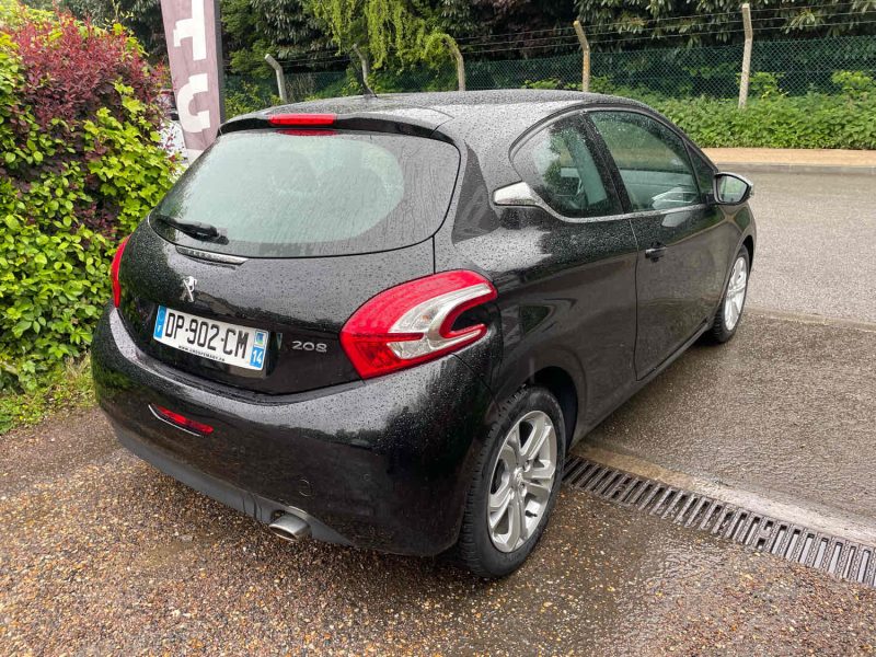 PEUGEOT 208 I 1.2 VTI 821CV