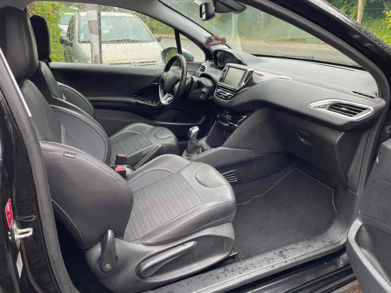 PEUGEOT 208 I 1.2 VTI 821CV