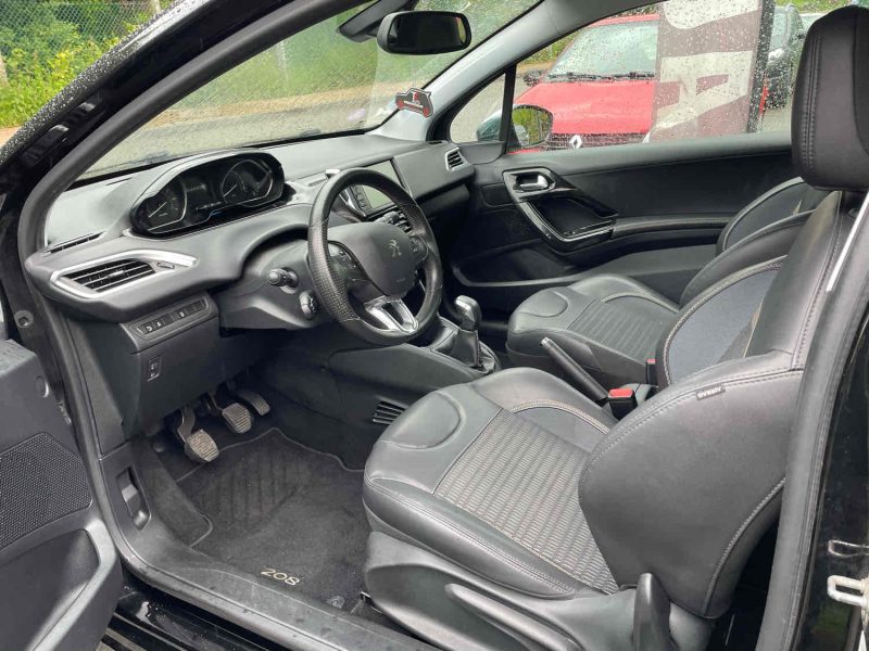 PEUGEOT 208 I 1.2 VTI 821CV