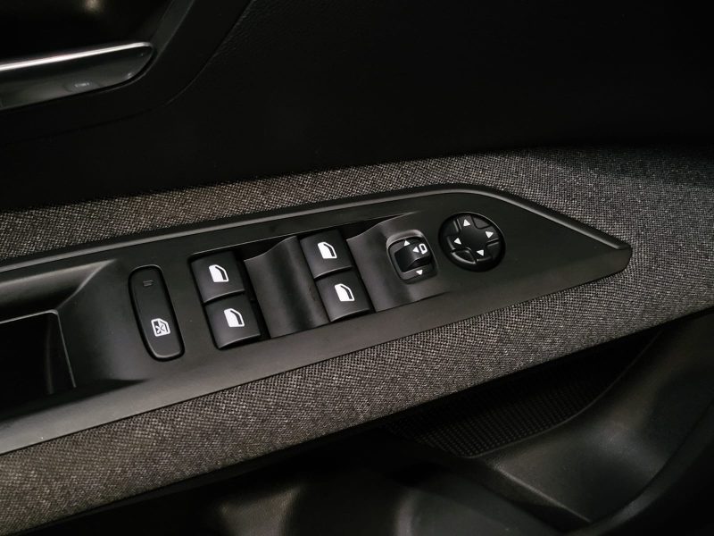 PEUGEOT 3008 II 1.5 BlueHDi 130cv Active Business EAT / APPLE CARPLAY/ANDROID AUTO/RADAR-AV-AR