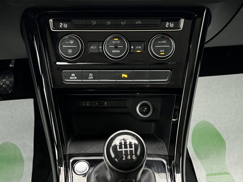 VOLKSWAGEN TOURAN III CARAT 1.4 TSI 150 1ERE MAIN 7 PLACES TOIT OUVRANT APPLE & ANDROID Garantie1an
