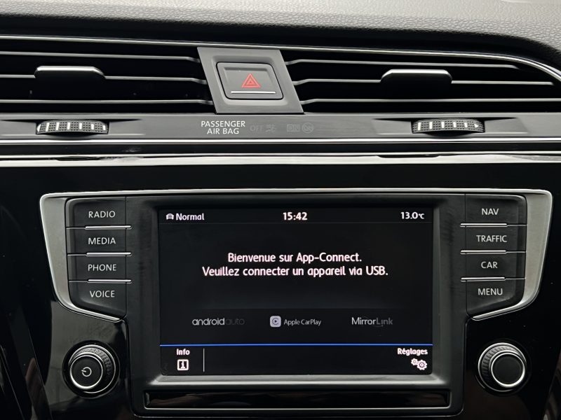 VOLKSWAGEN TOURAN III CARAT 1.4 TSI 150 1ERE MAIN 7 PLACES TOIT OUVRANT APPLE & ANDROID Garantie1an