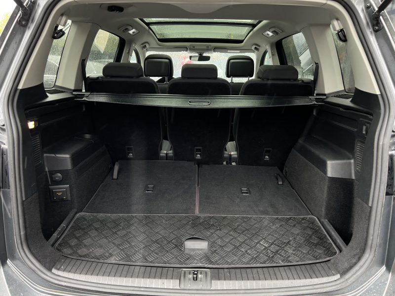 VOLKSWAGEN TOURAN III CARAT 1.4 TSI 150 1ERE MAIN 7 PLACES TOIT OUVRANT APPLE & ANDROID Garantie1an