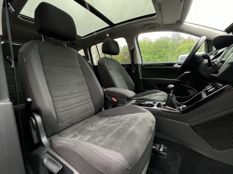 VOLKSWAGEN TOURAN III CARAT 1.4 TSI 150 1ERE MAIN 7 PLACES TOIT OUVRANT APPLE & ANDROID Garantie1an
