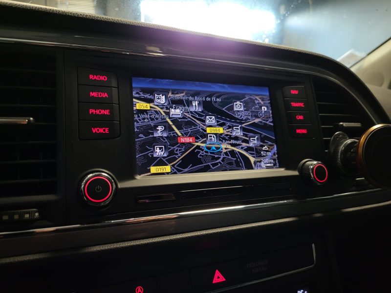 SEAT LEON 1.4 TSI 150cv ITECH / GPS+AIDE AU PARKING+SIEGE CUIR+TISSUS/