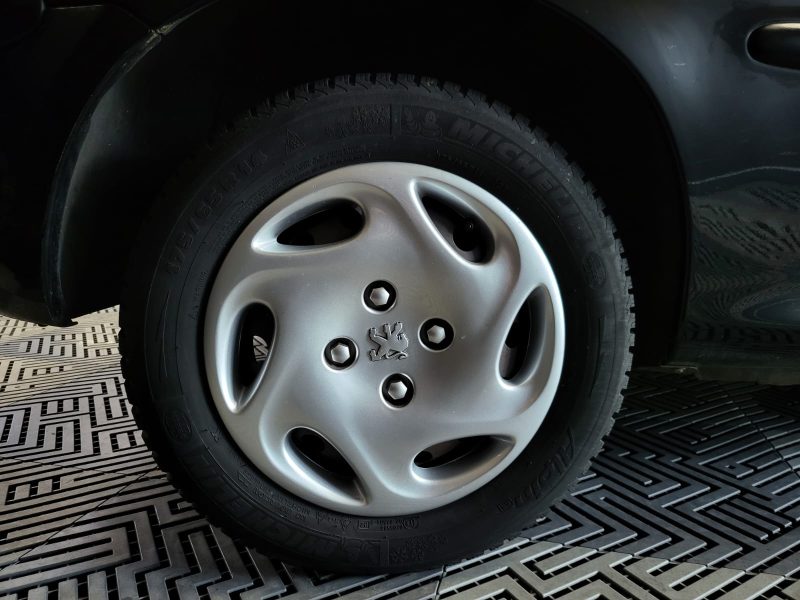 PEUGEOT 206 3P 1.4i 75cv 1er MAIN / CLIMATISATION / SUIVI PEUGEOT