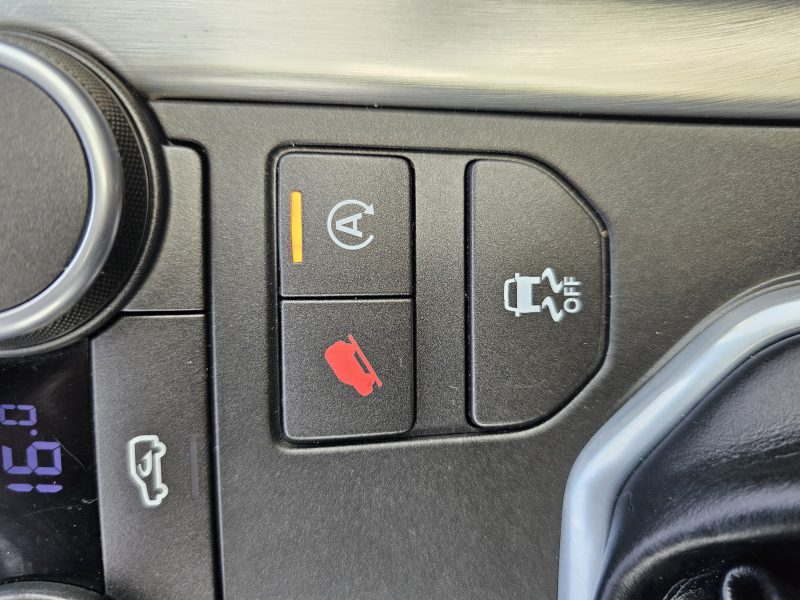 LAND ROVER EVOQUE MARK III TD4 150 CH 4X4 E-CAPABILITY PURE