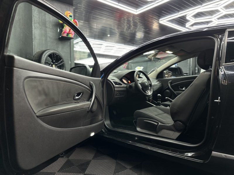 RENAULT MEGANE III Coupé 2012