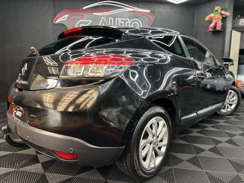 RENAULT MEGANE III Coupé 2012