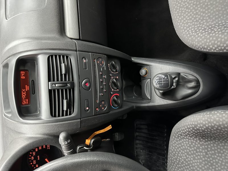 RENAULT CLIO II 2010