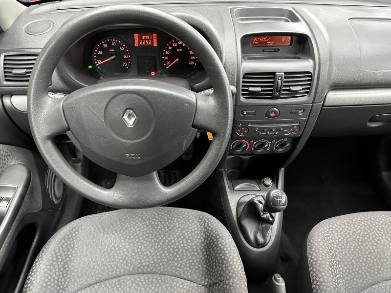 RENAULT CLIO II 2010