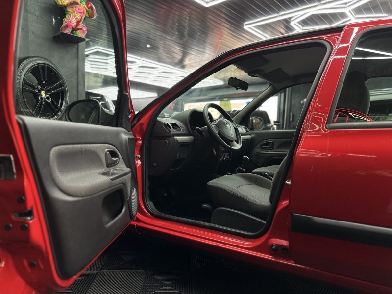 RENAULT CLIO II 2010