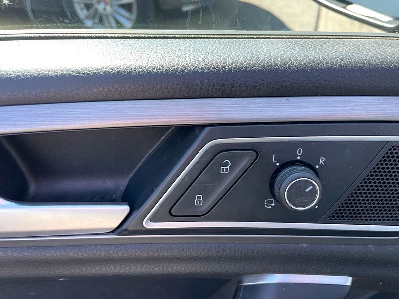 VOLKSWAGEN GOLF SPORTSVAN VII 2014