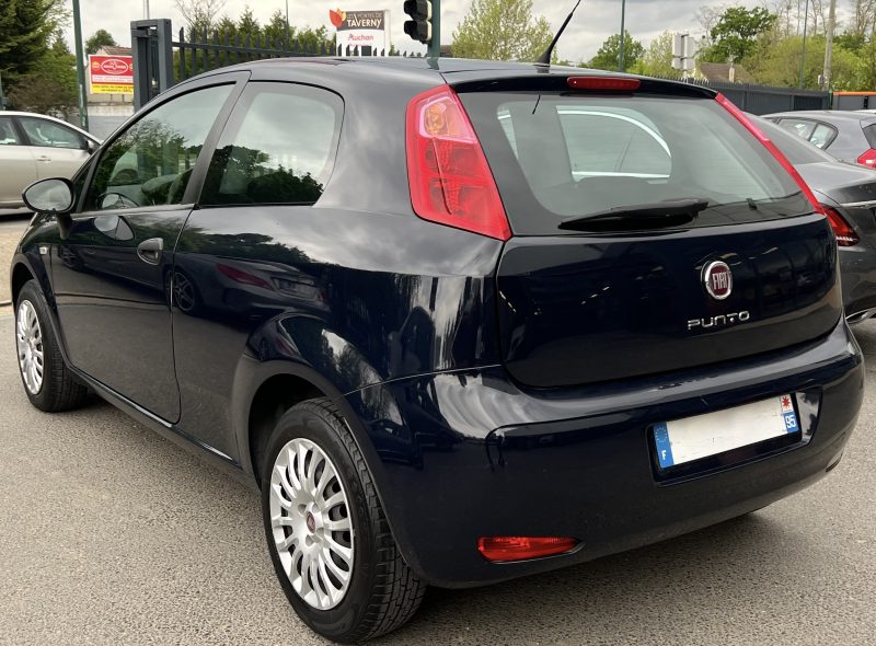 FIAT PUNTO III PHASE 3 1.2 69 Cv 5 PLACES / CLIMATISATION 59 700 Kms CRIT AIR 1 - GARANTIE 1 AN