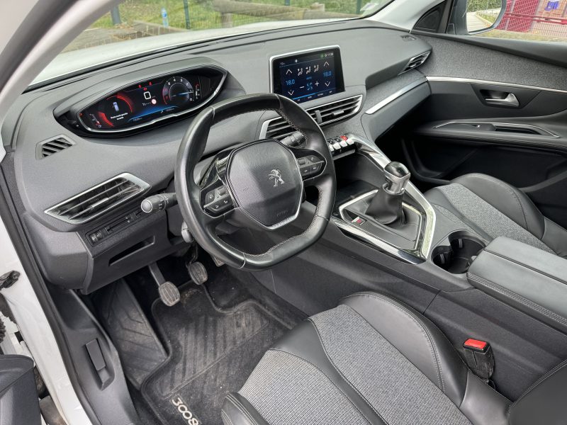 PEUGEOT 3008 1.2 ALLURE 130