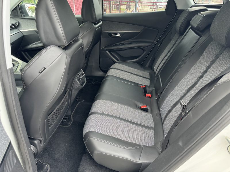 PEUGEOT 3008 1.2 ALLURE 130