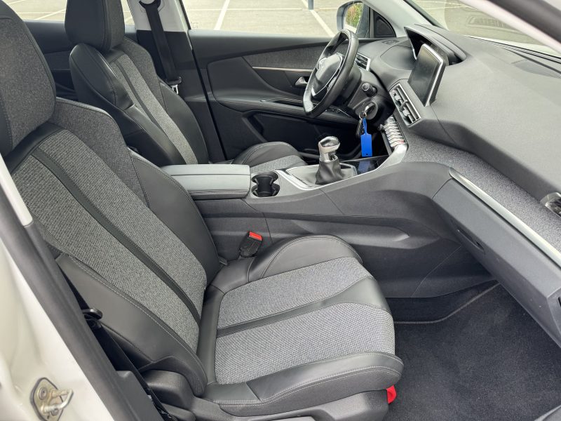 PEUGEOT 3008 1.2 ALLURE 130