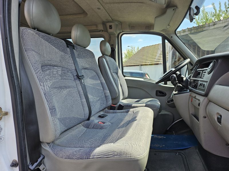 RENAULT MASTER II 2.2L dCI 90cv / 9 PLACES / REVISER