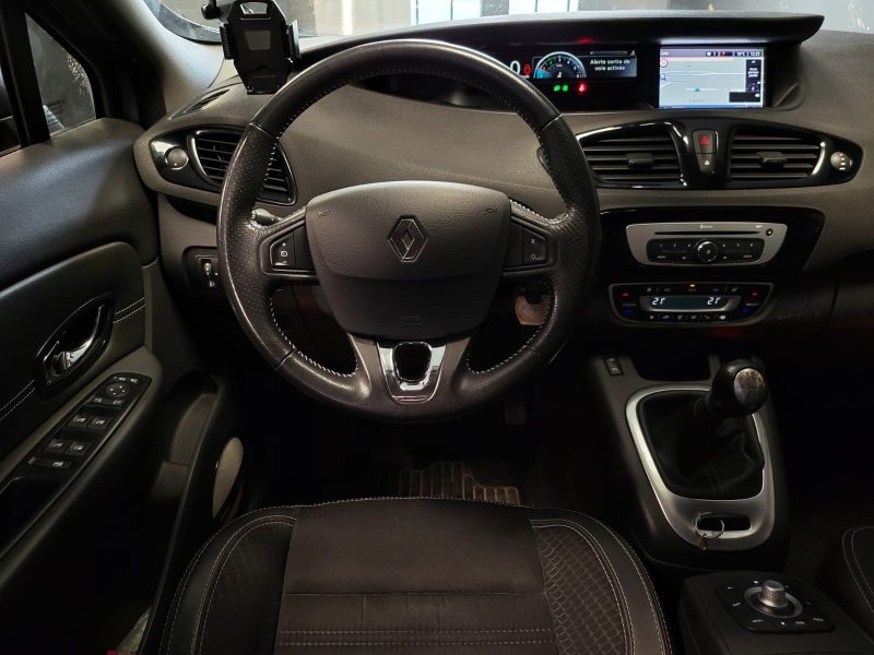 RENAULT SCENIC III 1.5 dCi BVM6 110cv BOSE / PEMIERE MAIN / SUIVI COMPLET / CAMERA / KEYLESS 