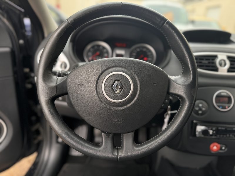 RENAULT CLIO 1.6 ESS DYNAMIQUE PAYER EN 4X