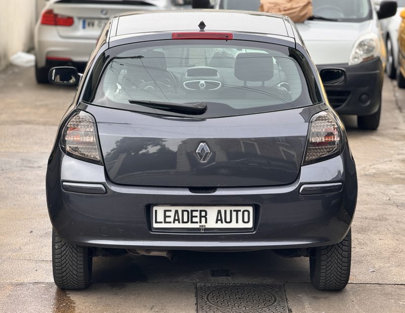 RENAULT CLIO 1.6 ESS DYNAMIQUE PAYER EN 4X