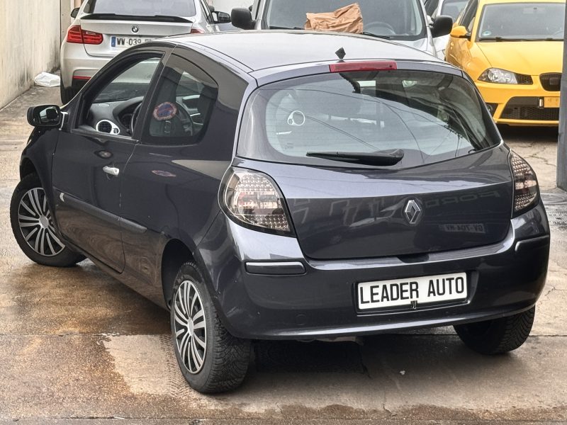 RENAULT CLIO 1.6 ESS DYNAMIQUE PAYER EN 4X
