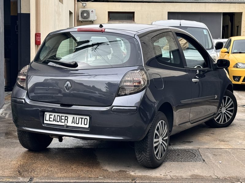 RENAULT CLIO 1.6 ESS DYNAMIQUE PAYER EN 4X