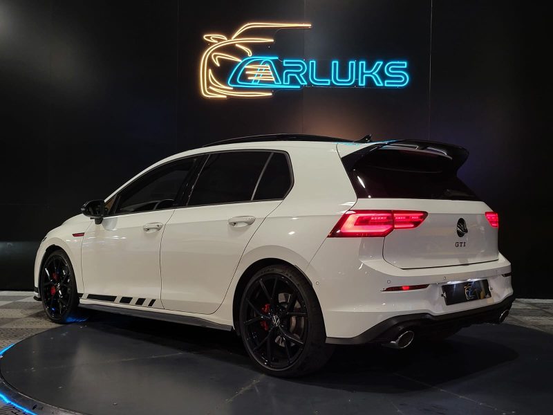 VOLKSWAGEN GOLF VIII GTI Clubsport 2.0 TSI 300cv DSG / APPLE CARPLAY/TOIT OUVRANT/SIEGES CHAUFFANT