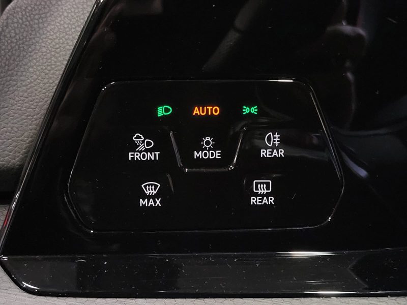 VOLKSWAGEN GOLF VIII GTI Clubsport 2.0 TSI 300cv DSG / APPLE CARPLAY/TOIT OUVRANT/SIEGES CHAUFFANT