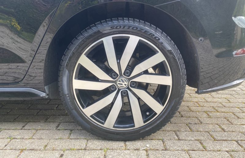 VOLKSWAGEN TOURAN 2017