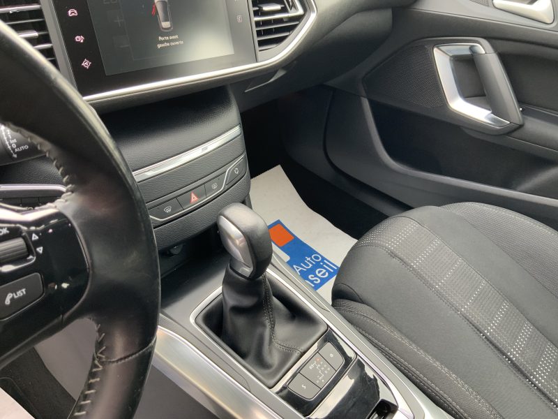 PEUGEOT 308 II 2015