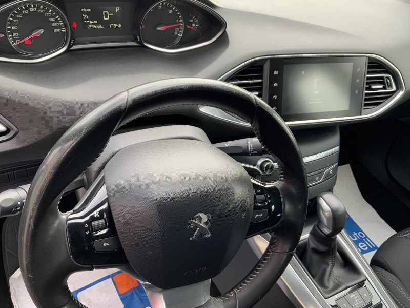 PEUGEOT 308 II 2015