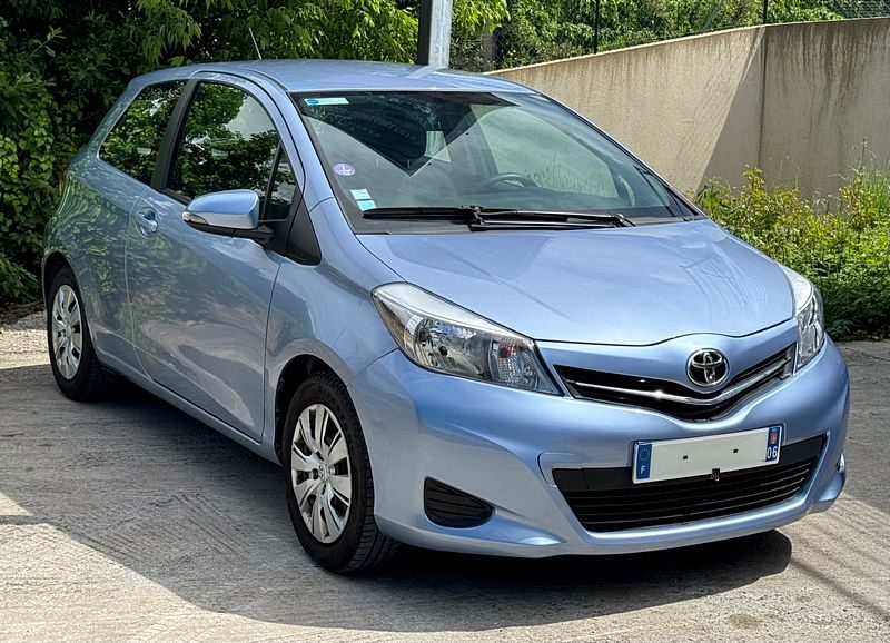 TOYOTA YARIS 1.3 99