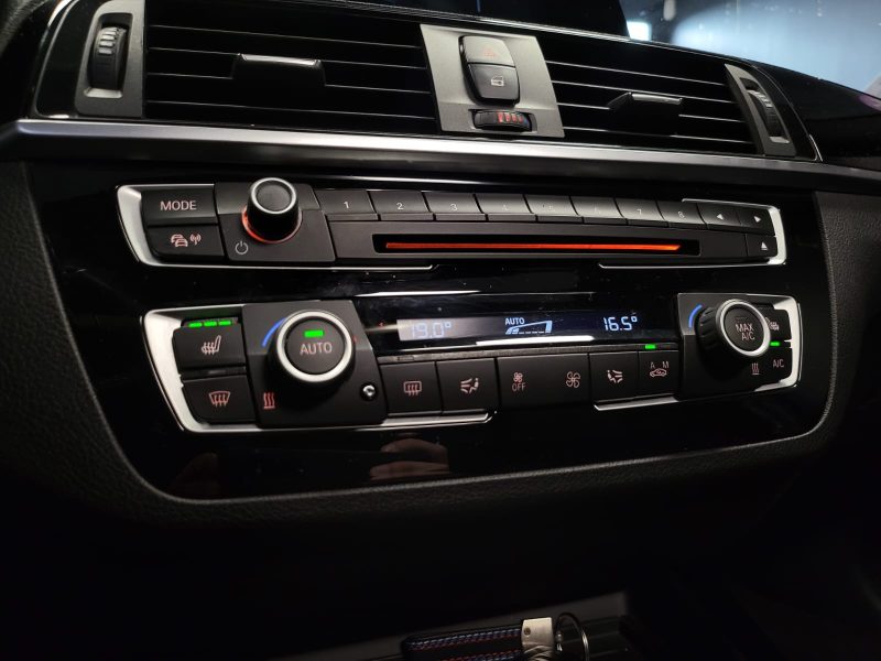 BMW SERIE 1 M140i 340cv SHADOW LINE / TOIT OUVRANT+HARMAN KARDON+VOLANT CHAUFFANT/