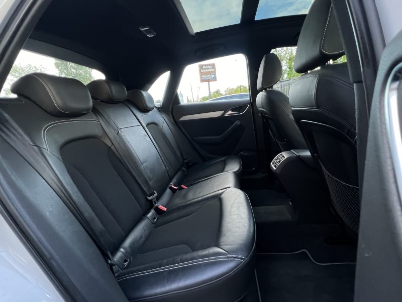 AUDI Q3 PHASE 2 S-LINE 2.0 TDI 150 PREMIERE MAIN / TOIT OUVRANT ATTELAGE 80 700 Kms - GARANTIE 1 AN