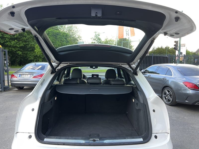 AUDI Q3 PHASE 2 S-LINE 2.0 TDI 150 PREMIERE MAIN / TOIT OUVRANT ATTELAGE 80 700 Kms - GARANTIE 1 AN
