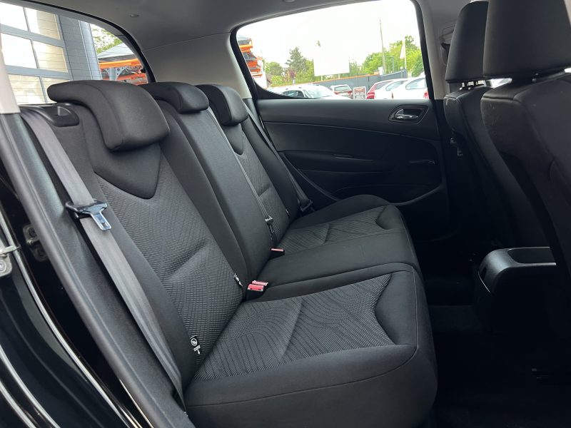 PEUGEOT 308 PREMIUM PACK 1.6 HDI 90 Cv PREMIERE MAIN - GARANTIE 1 AN