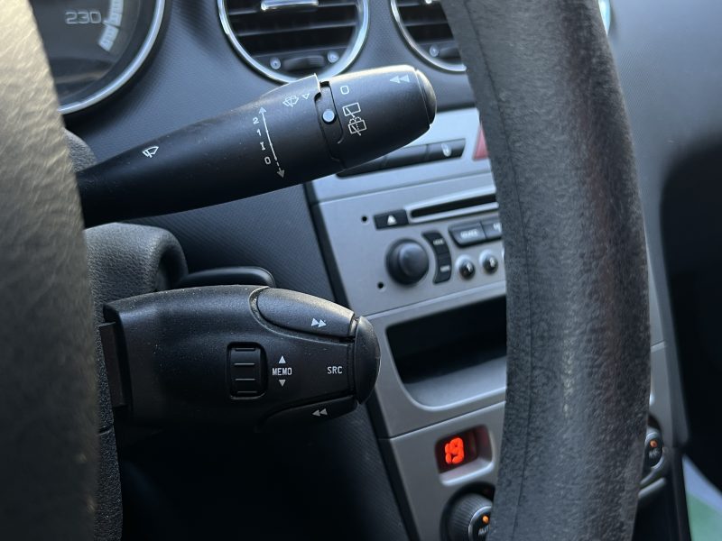 PEUGEOT 308 PREMIUM PACK 1.6 HDI 90 Cv PREMIERE MAIN - GARANTIE 1 AN