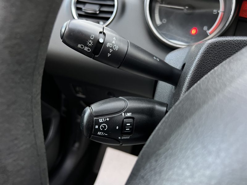 PEUGEOT 308 PREMIUM PACK 1.6 HDI 90 Cv PREMIERE MAIN - GARANTIE 1 AN