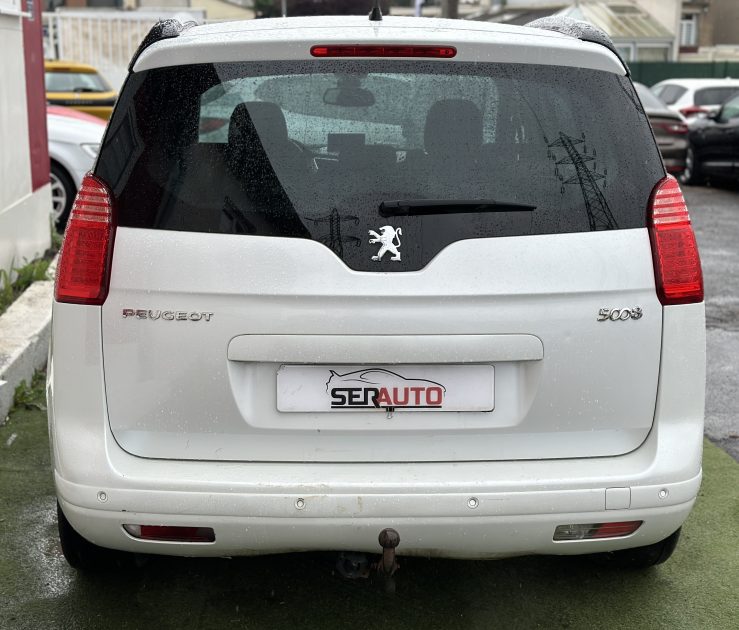 PEUGEOT 5008 2012