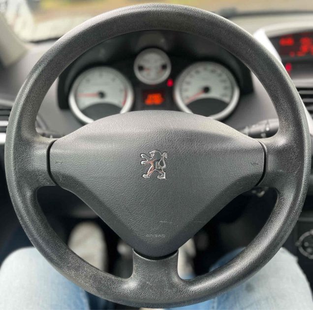 PEUGEOT 207 2009